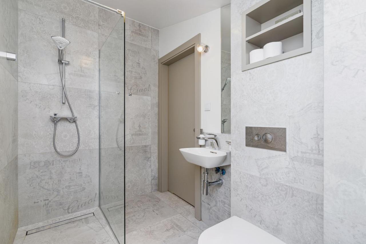 Modern Studio Wegierska Cracow By Noclegi Renters Krakau Buitenkant foto